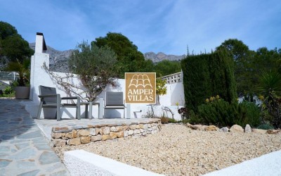  Cozy villa with lovely views of the sea and Altea.